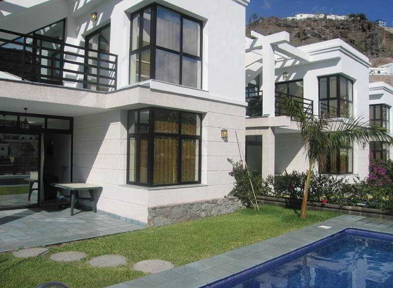 Sunshine Beach Villas