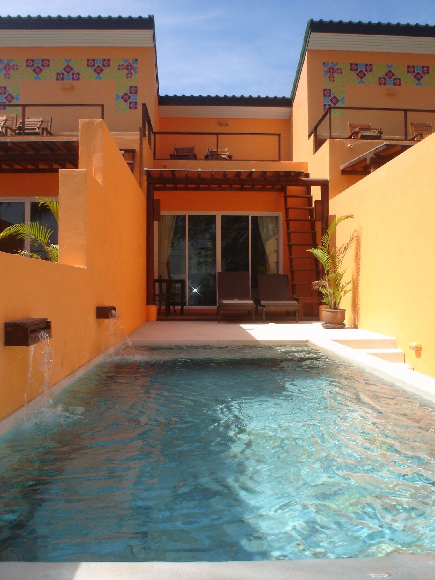 Sunshine Pool Villa Resort