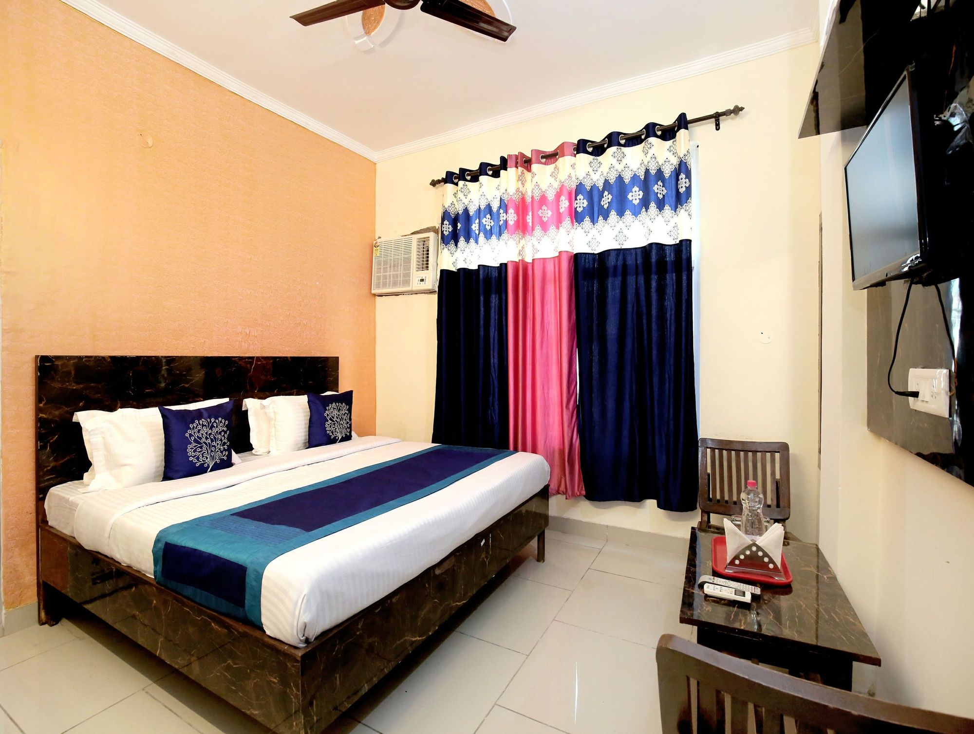 Hotel Pink City By OYO Rooms