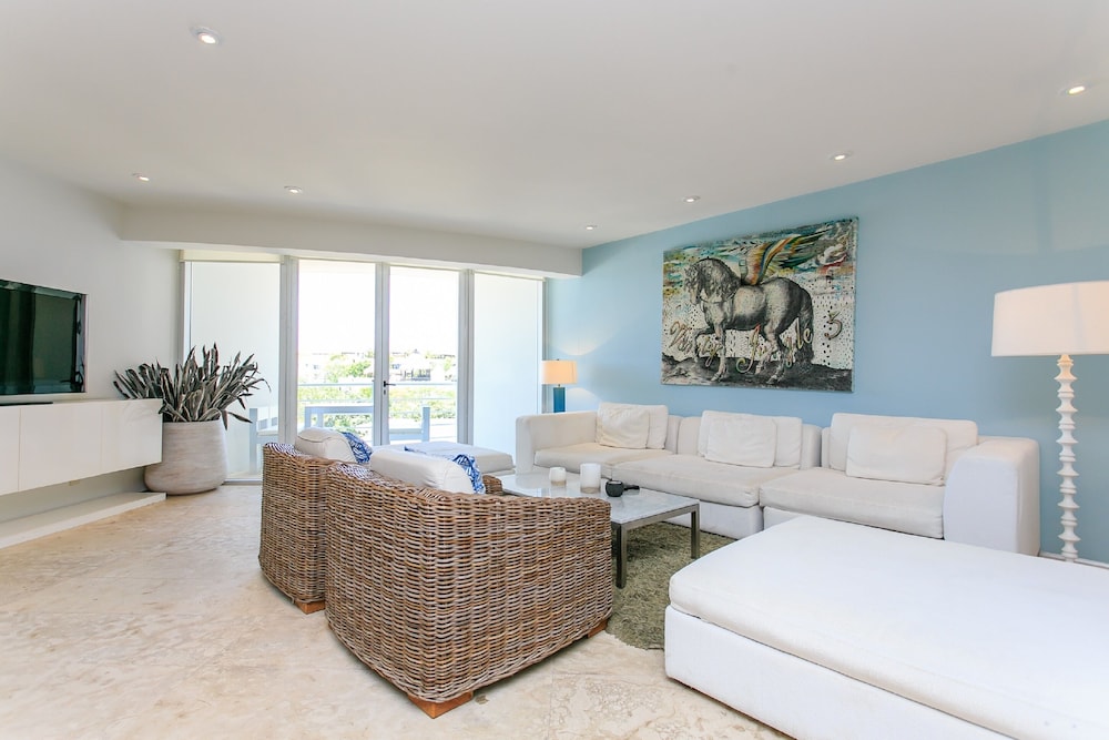 Magia Beachside Condo Hotel