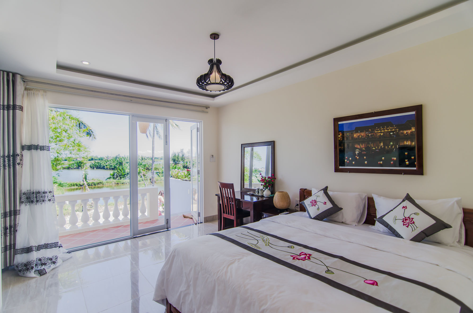 The Moon River Homestay & Villa