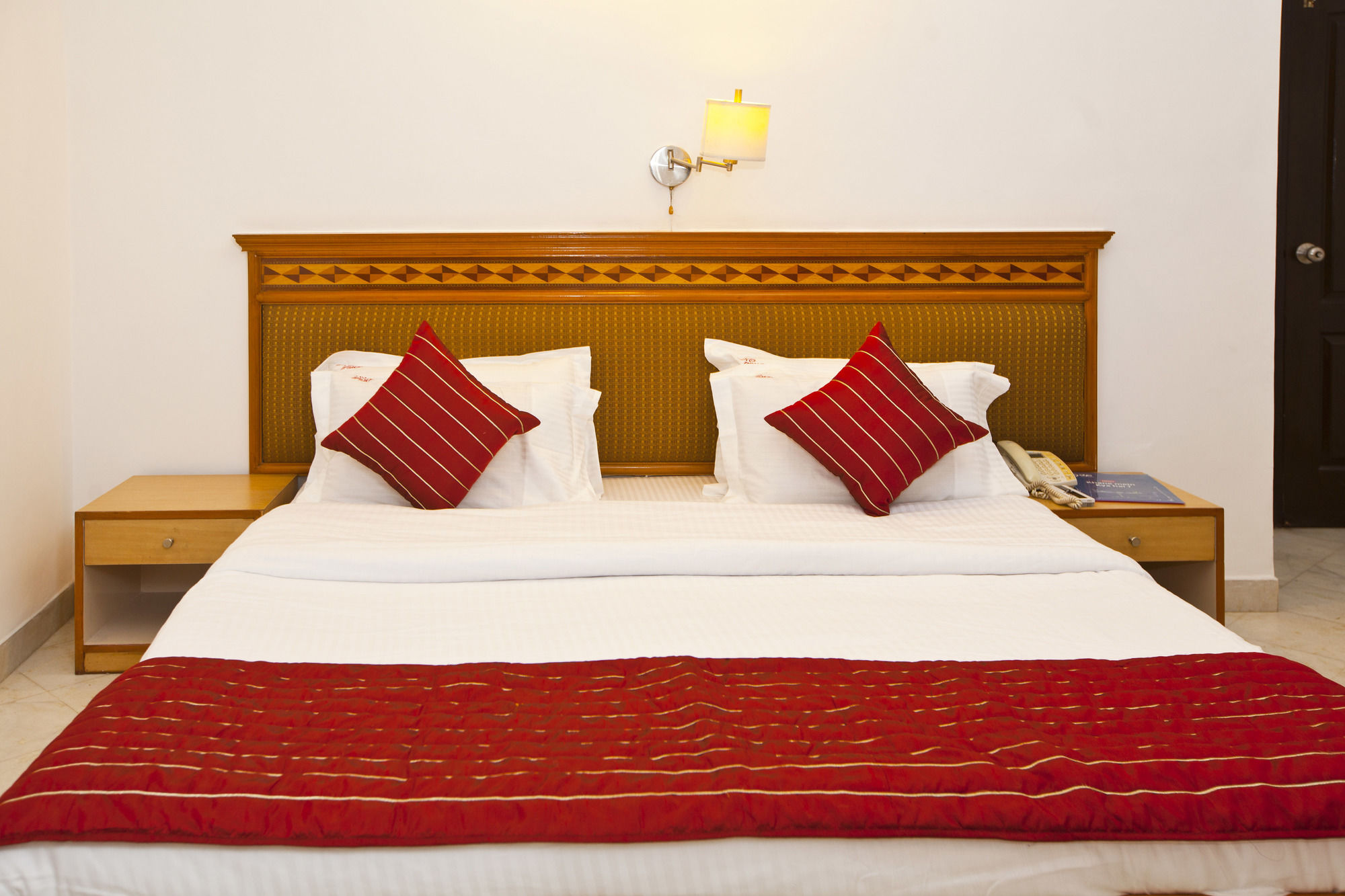 Hotel Mall View by OYO Rooms