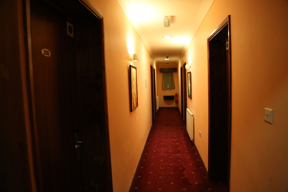 London Star Hotel