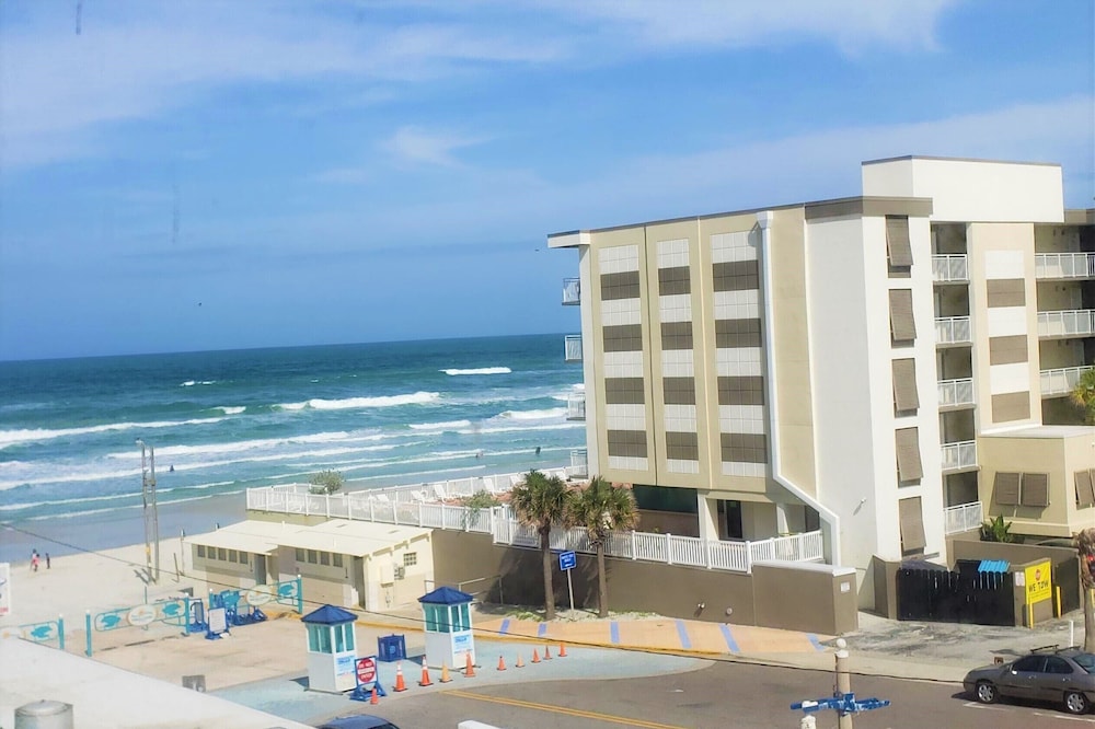 Daytona Inn Beach Resort