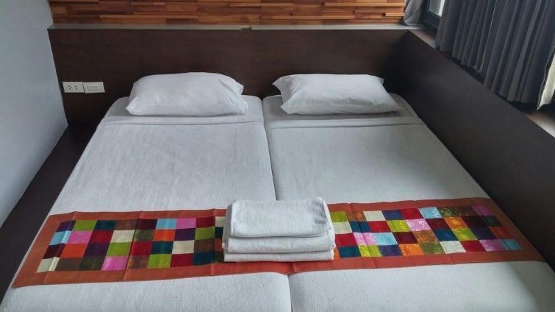 At One Inn Hualamphong