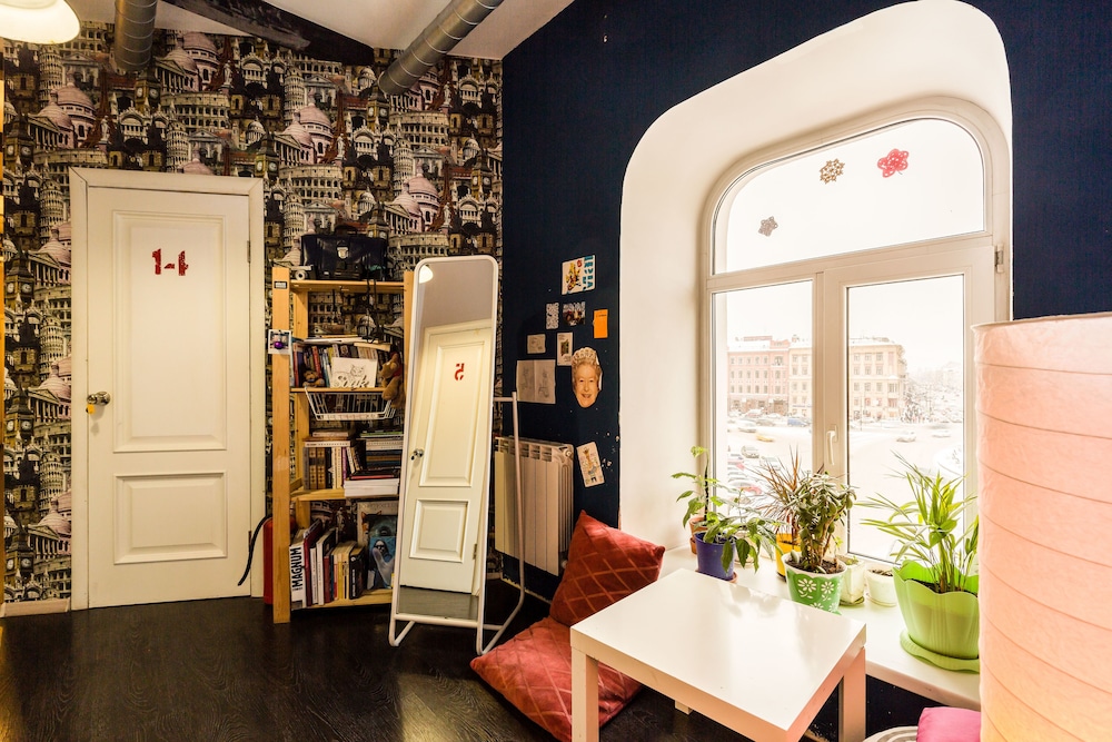 Hostel Whose Suitcase