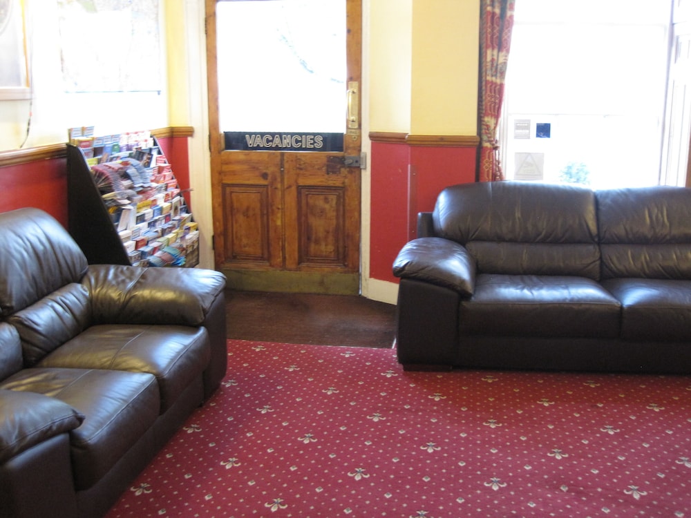 George Hotel