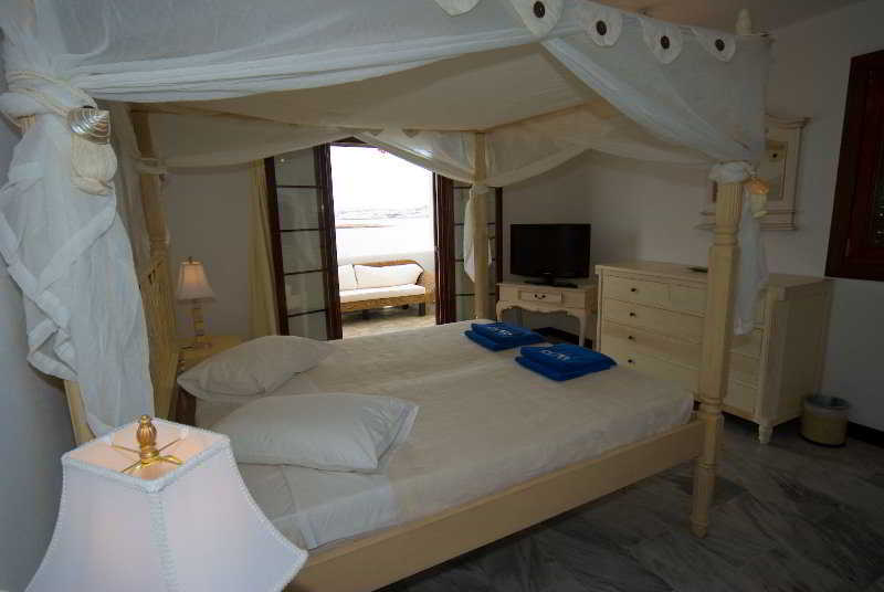 Porto Paros Hotel & Villas
