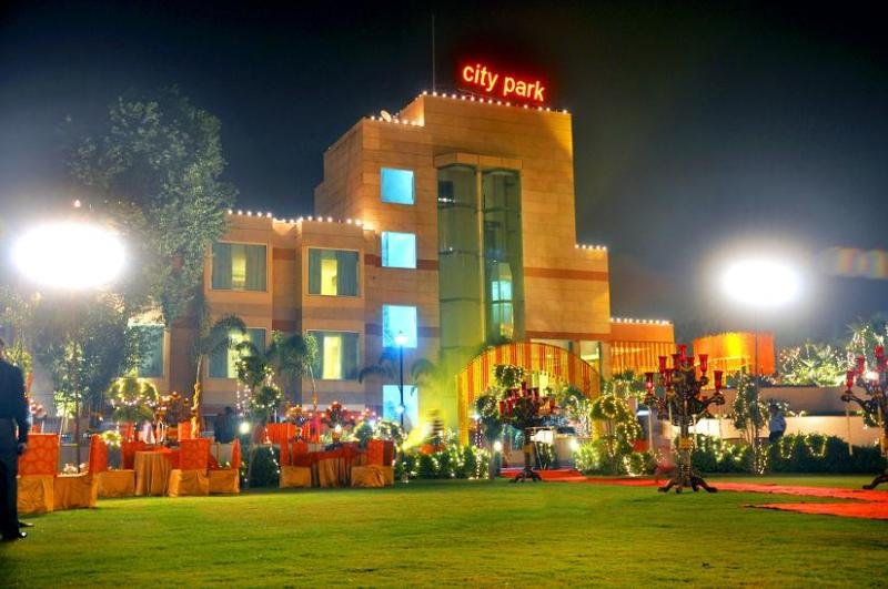 City Park Hotel Airport