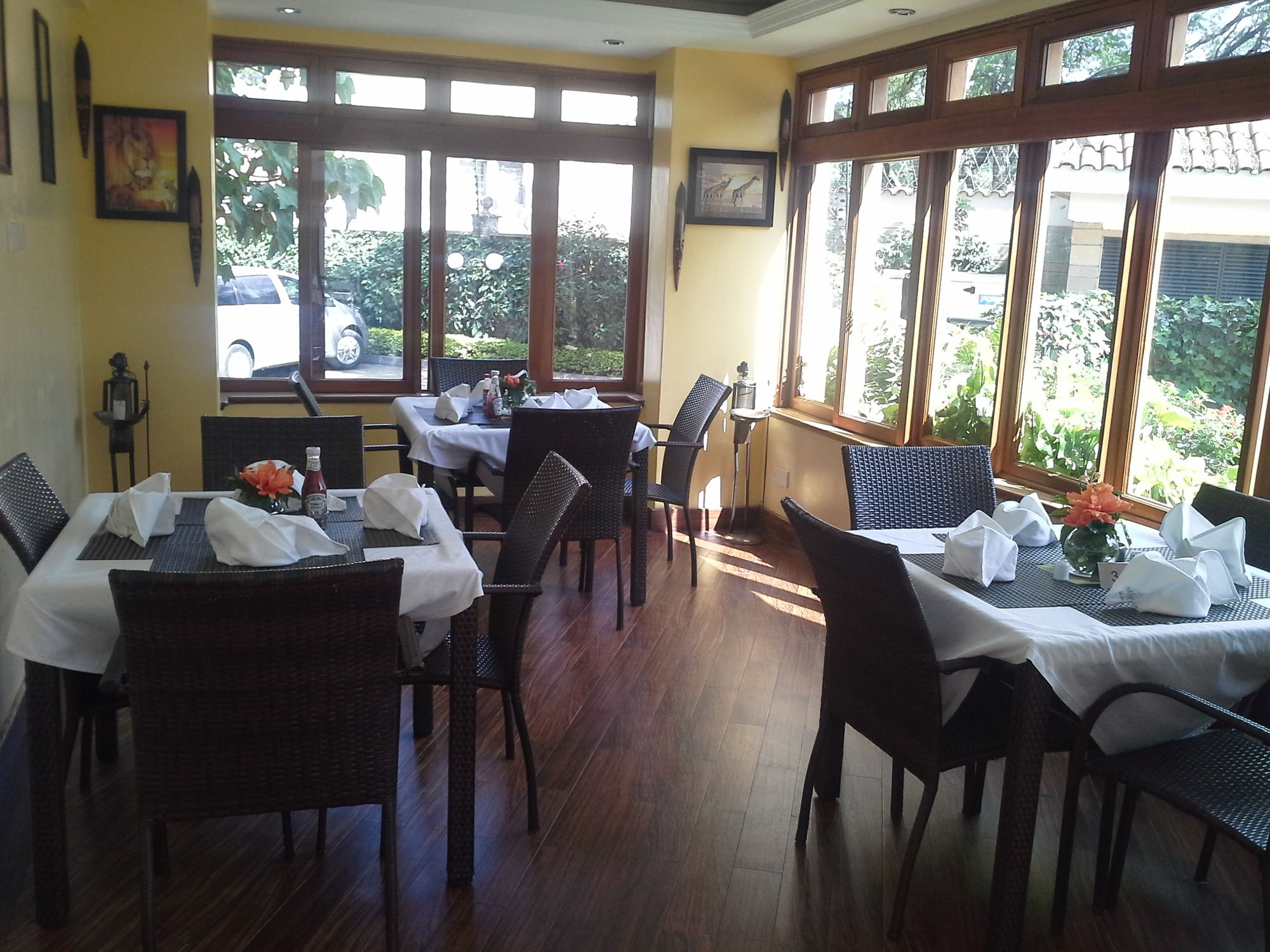 Meltonia Luxury Suites