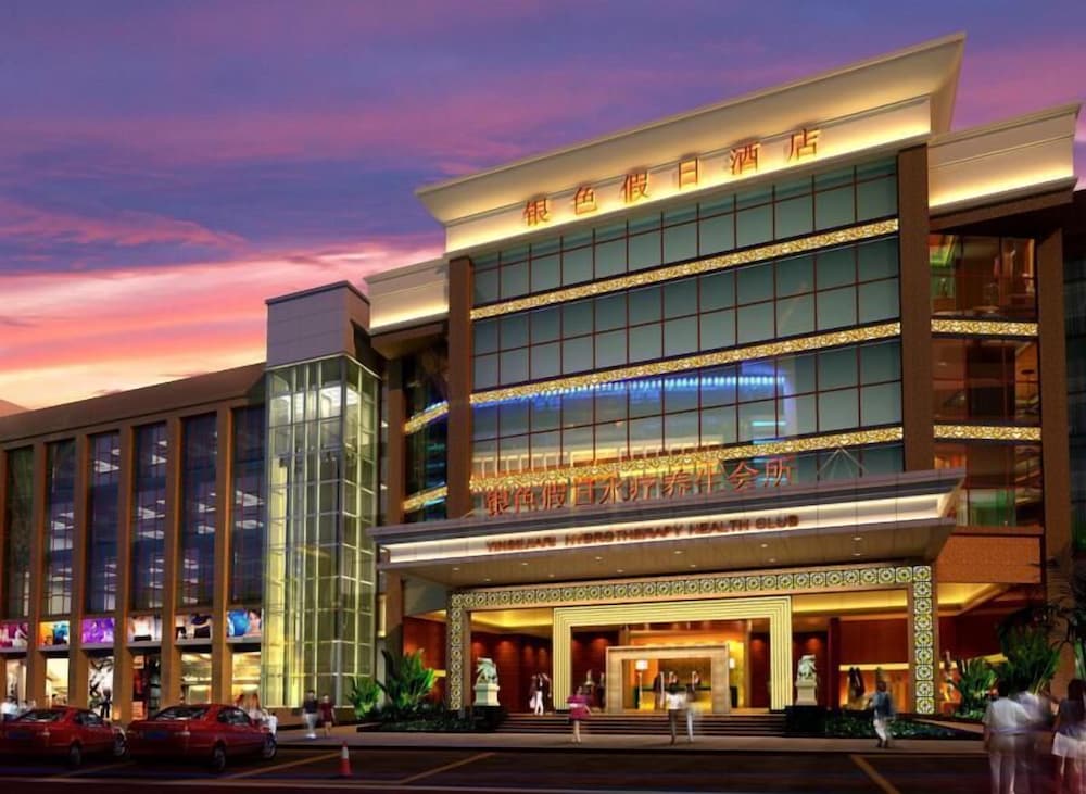 Silvery Holiday Spa And Club