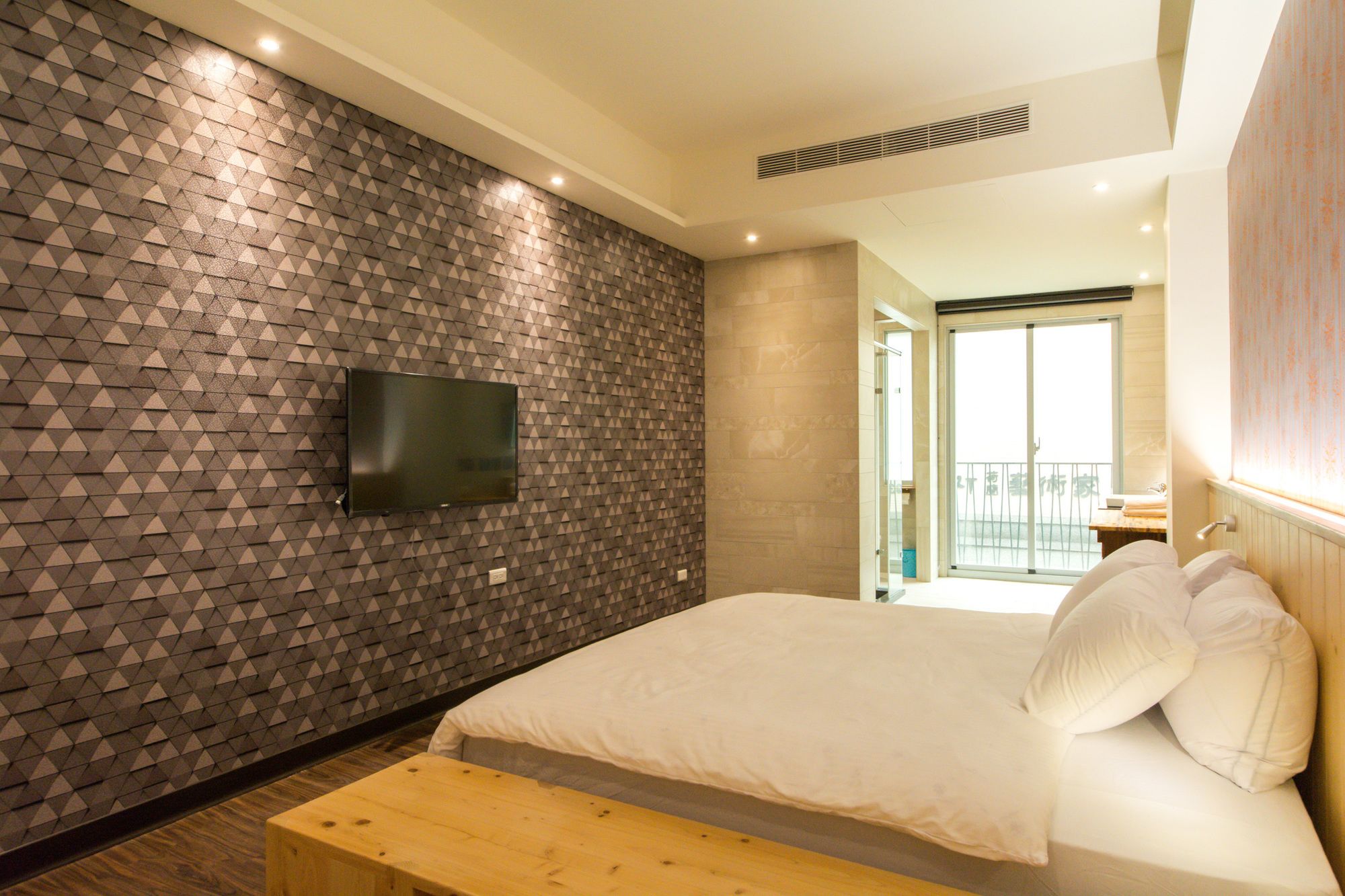 Treehouse Hostels