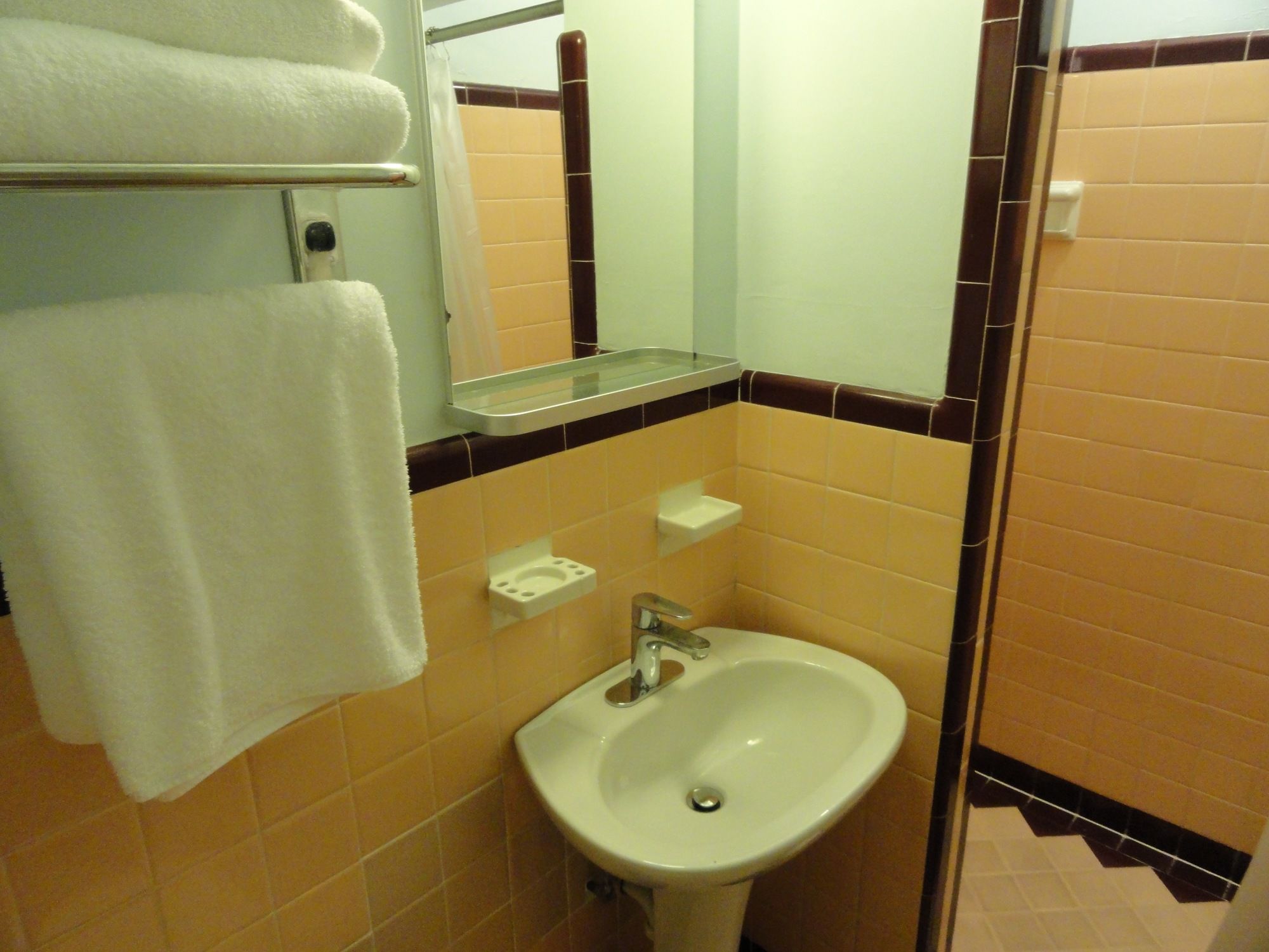 Viscay Hotel and Suites