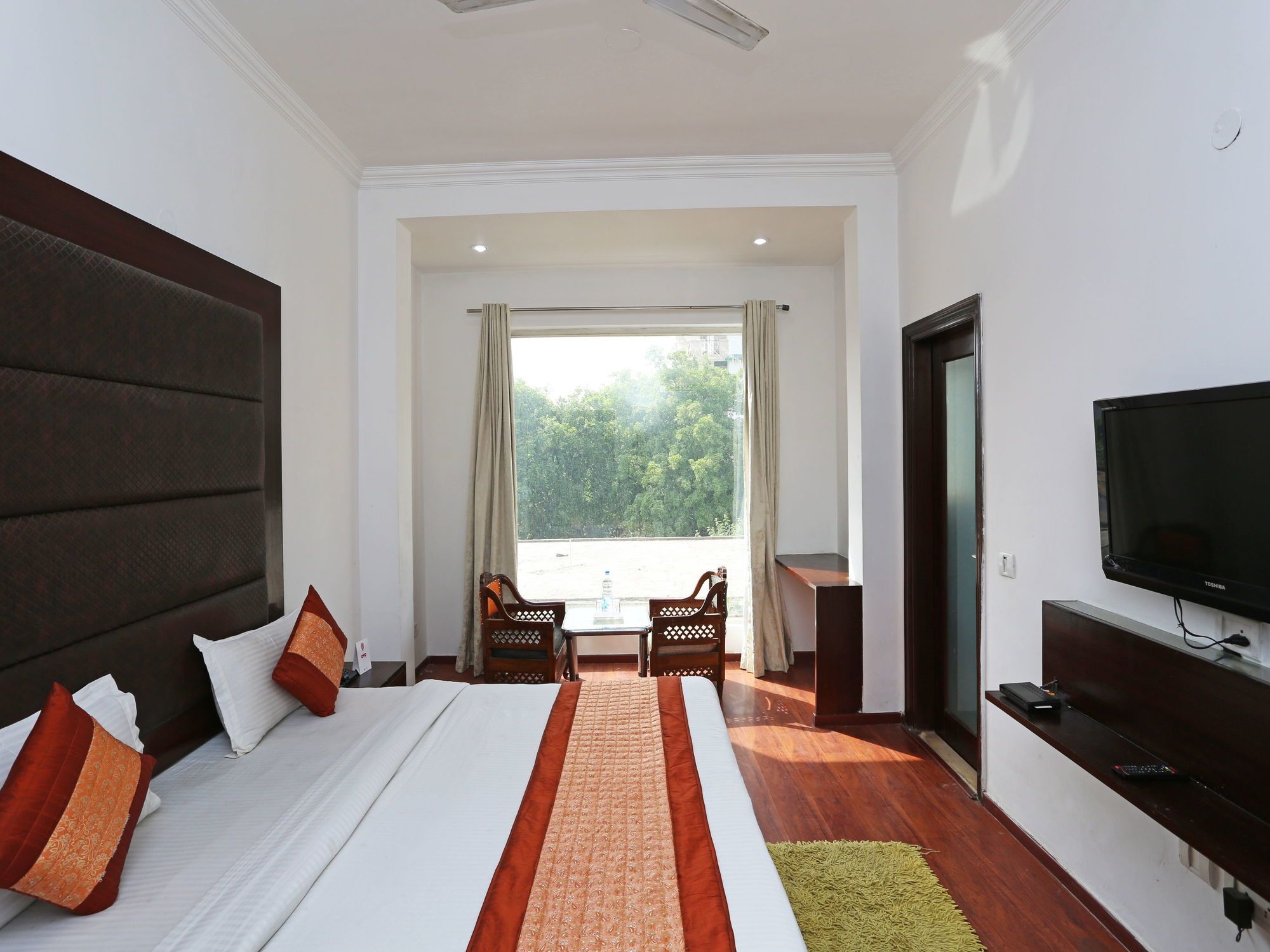 Hotel Pacific Inn Suites by OYO Rooms