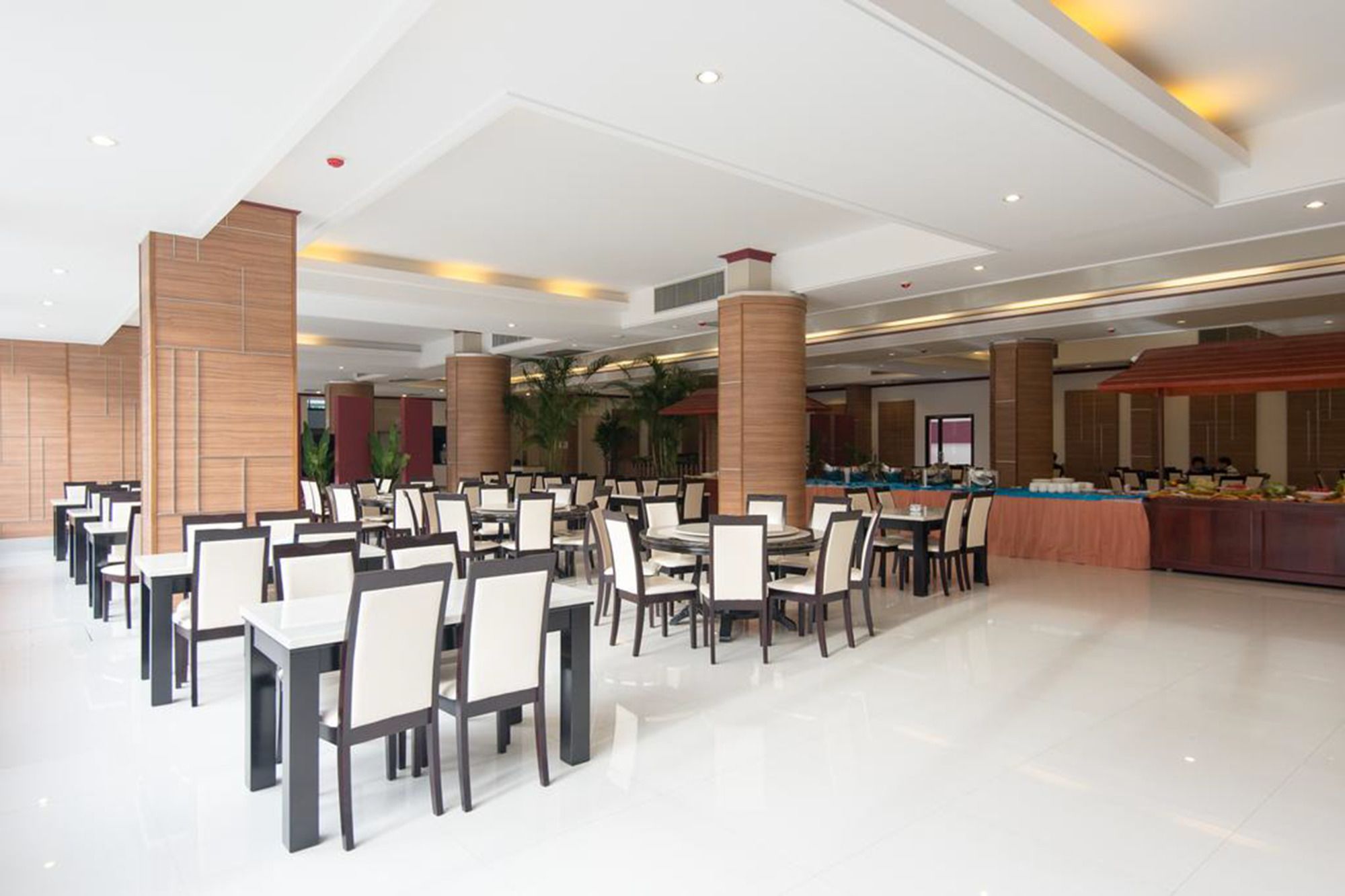 S T Hotel (Shuntai Hotel)