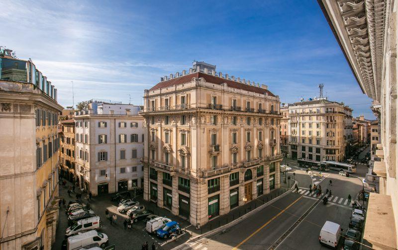 Tritone Top House