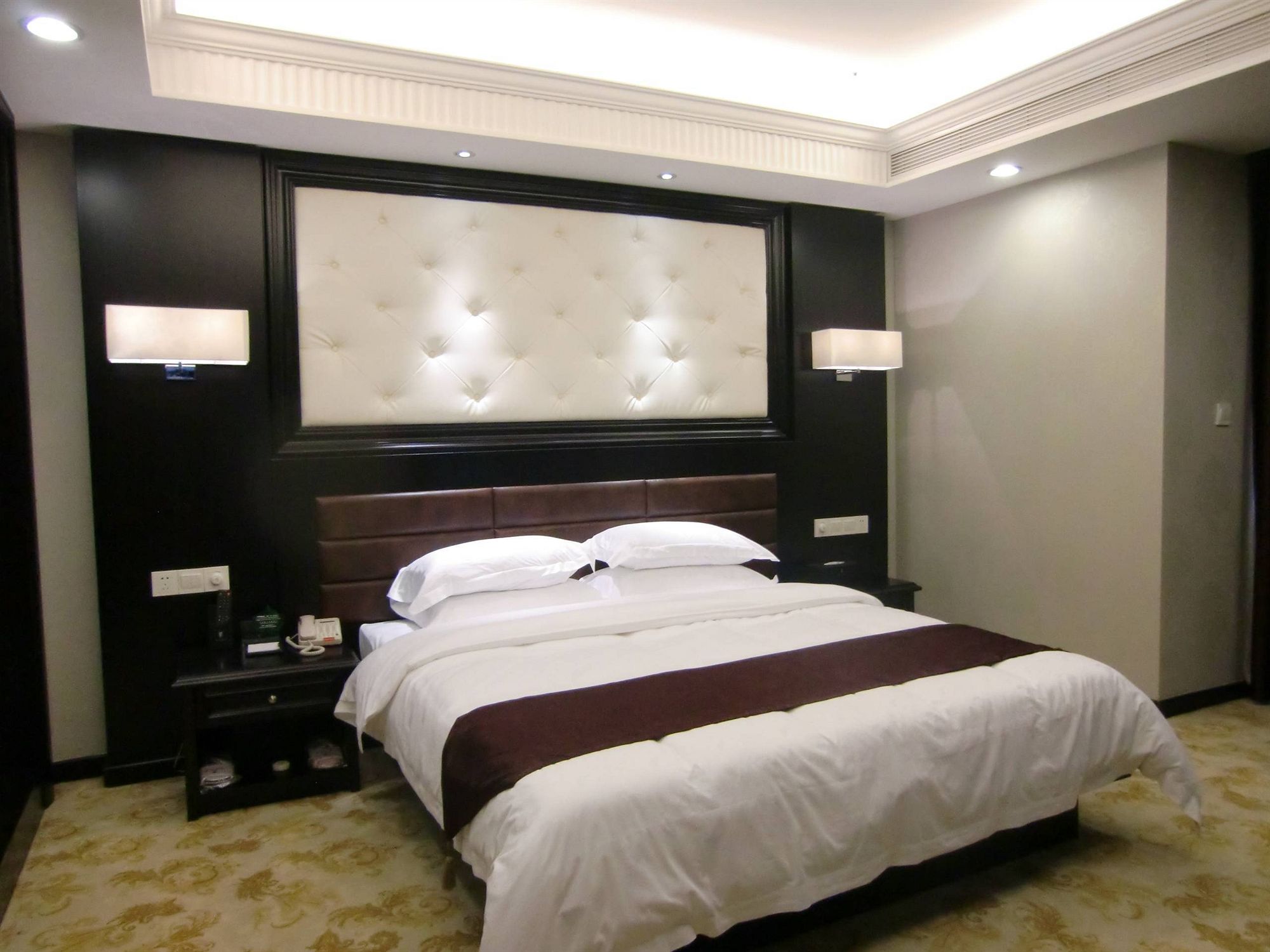 Libo Business Hotel