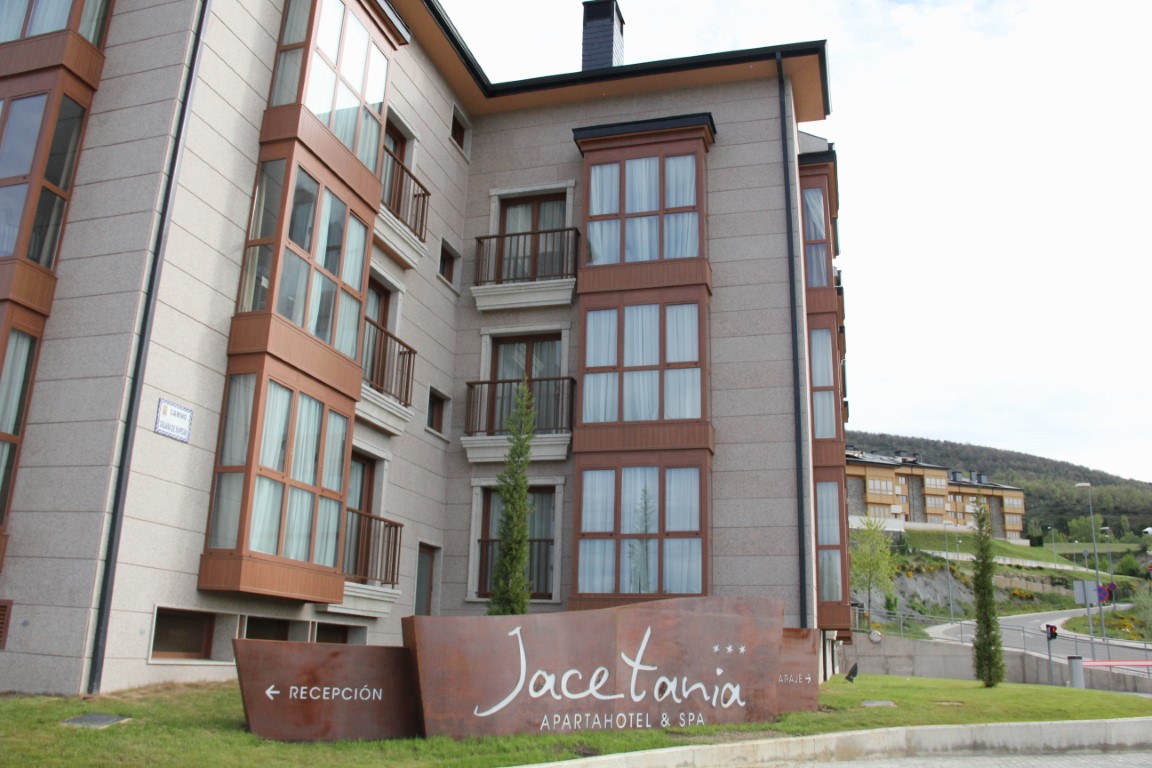 Apartahotel & Spa Jacetania
