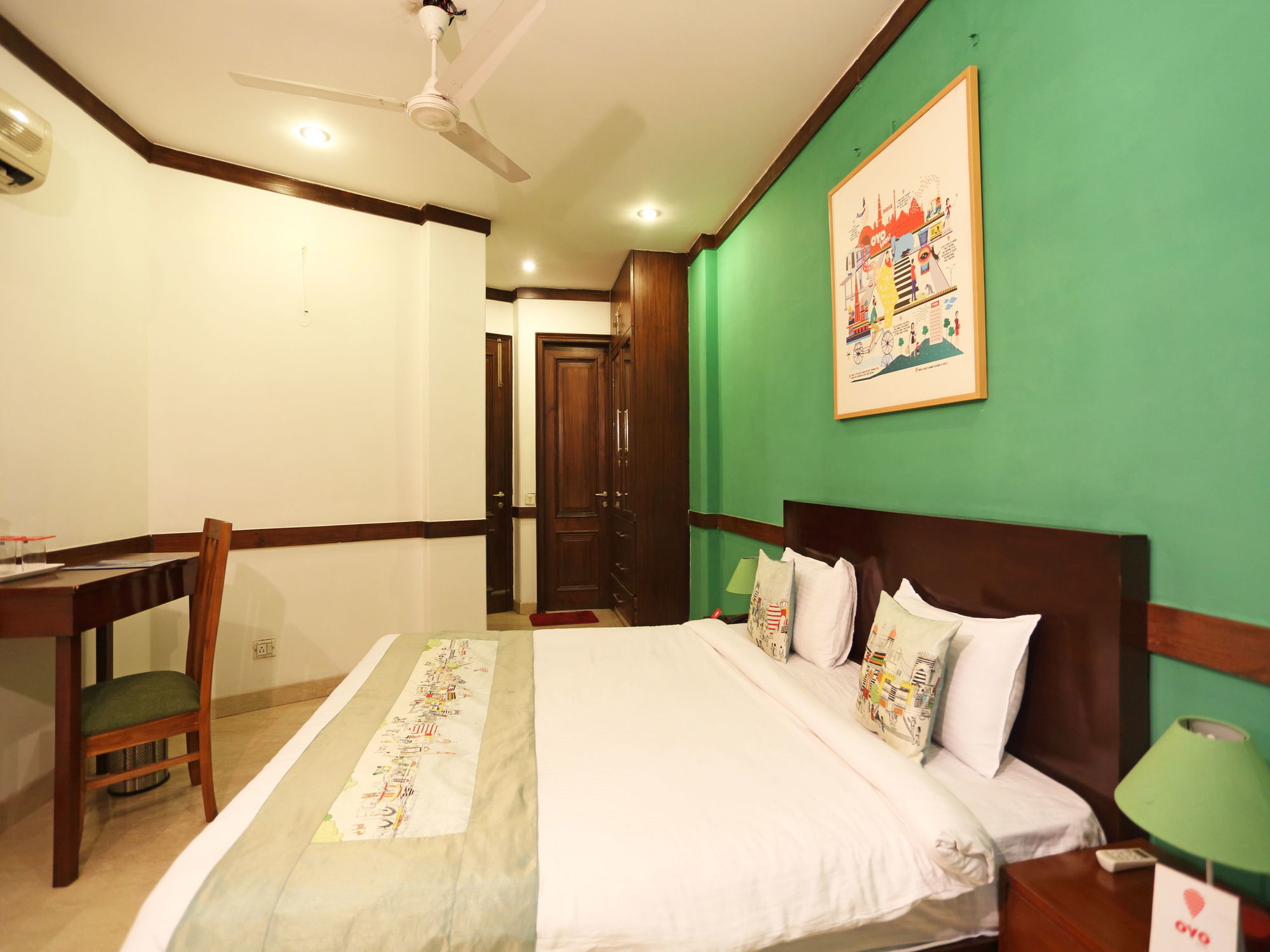 OYO Flagship 5265 Hauz Khas Metro