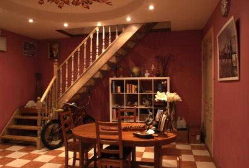 Pio Italian Rooms & Apartments on Mokhovaya 39