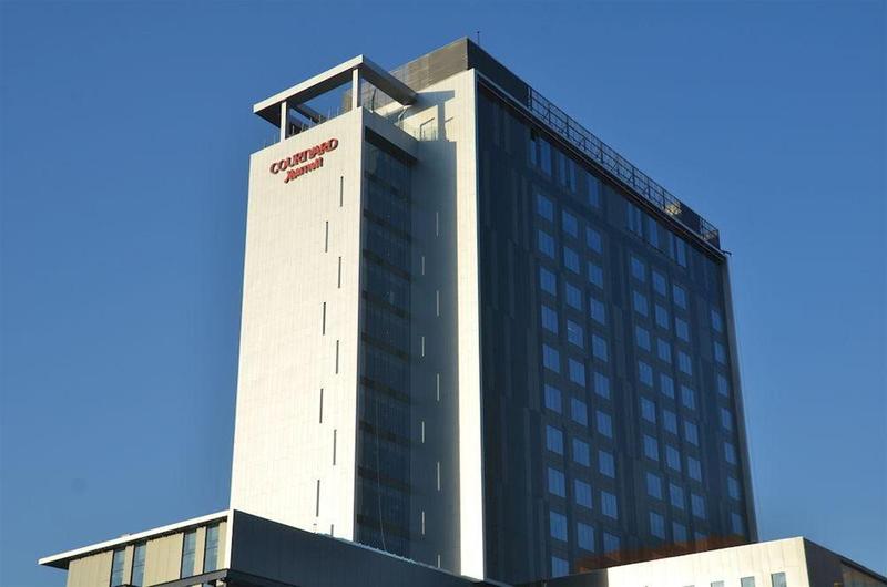 Courtyard Santiago Las Condes