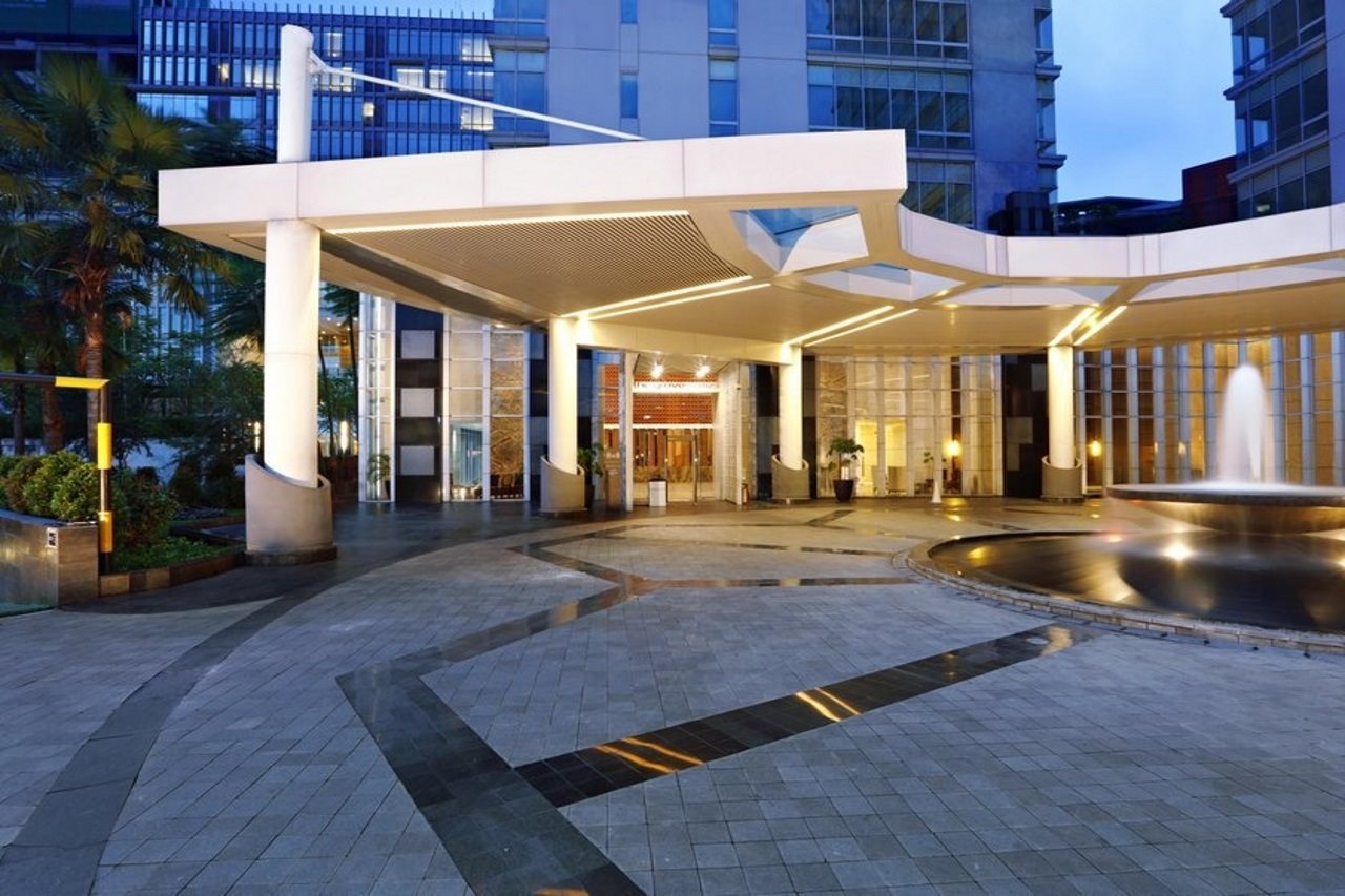 The Grove Suites