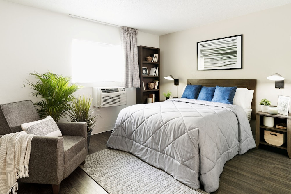 Home-Towne Suites - Columbus