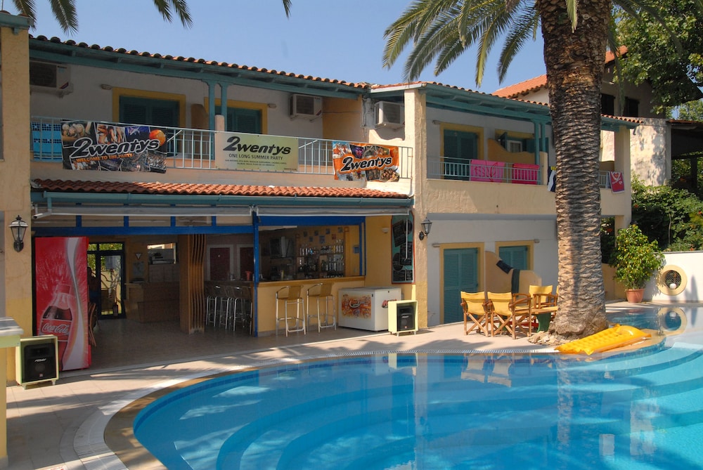 Roussos Studios
