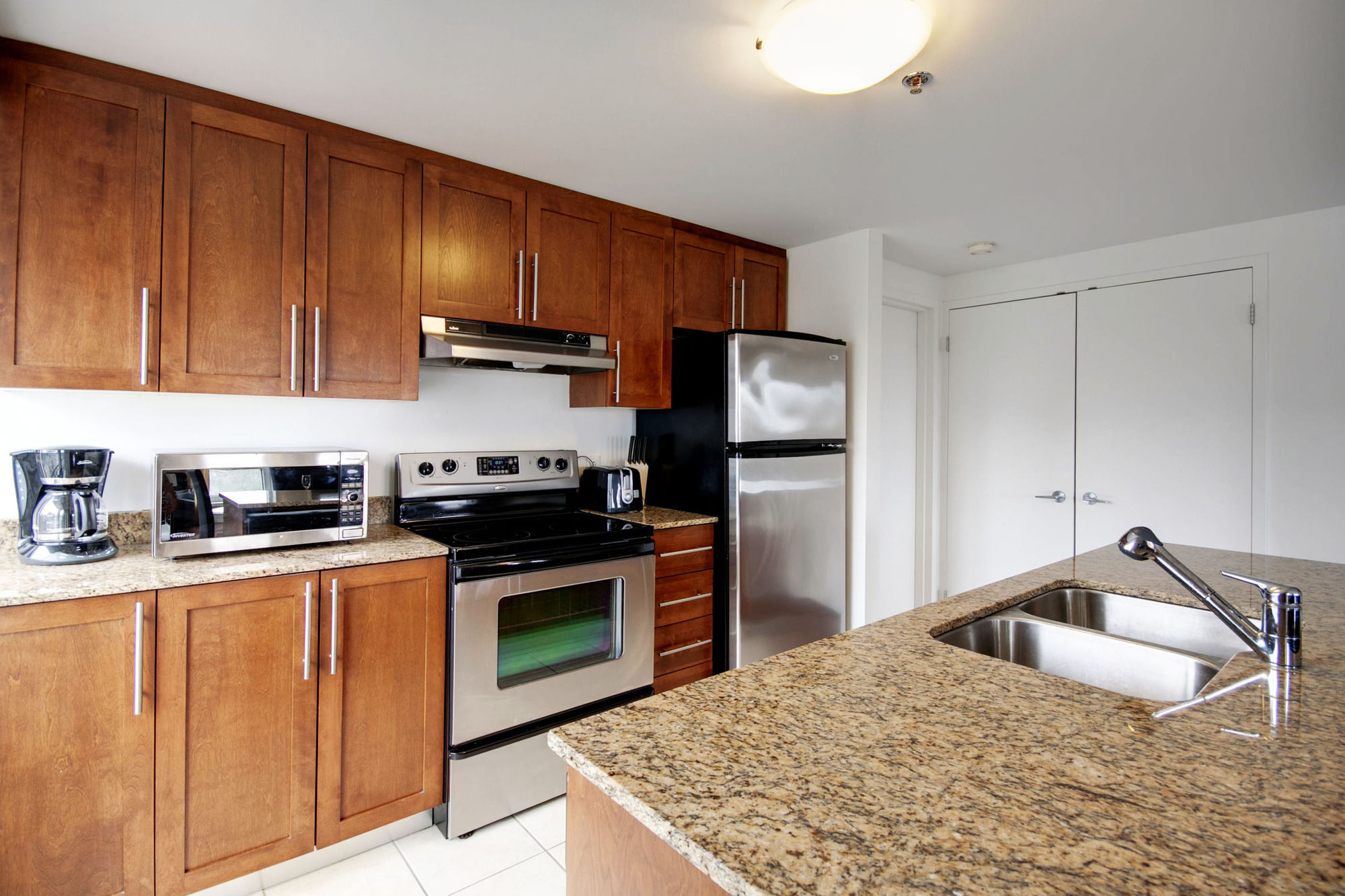 Montreal Convention Centre Apartments