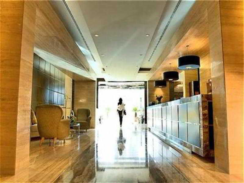 Dubai Marriott Harbour Hotel & Suites