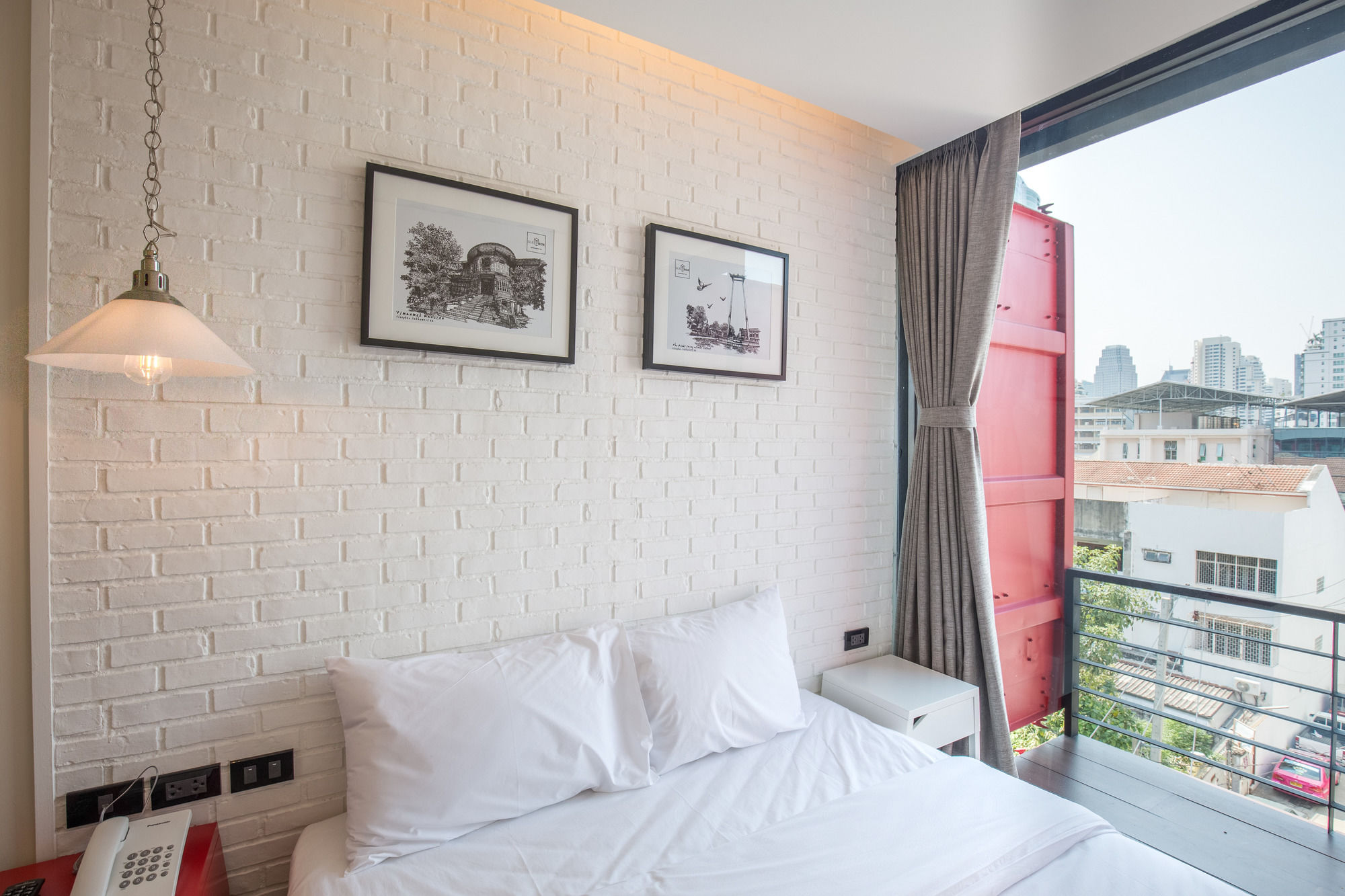 Sleepbox Sukhumvit 22