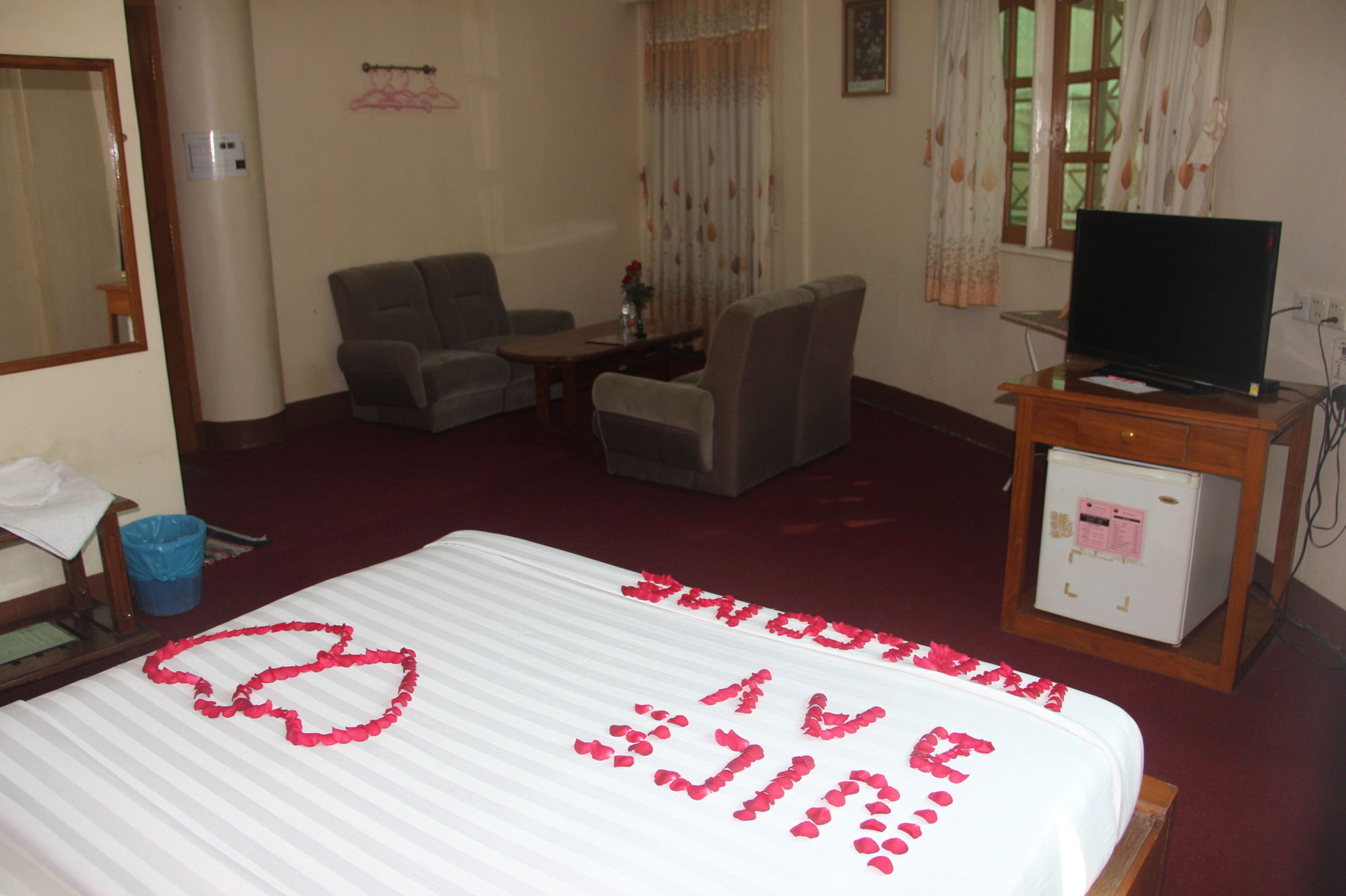 Nice Day Hotel