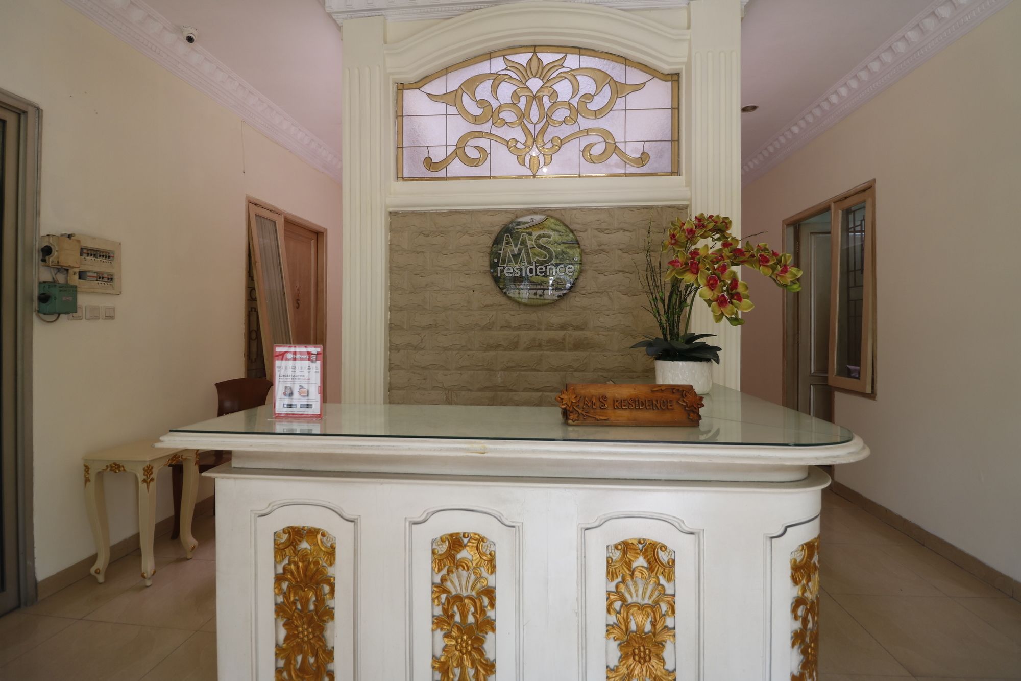 RedDoorz Plus @ Cempaka Putih Timur