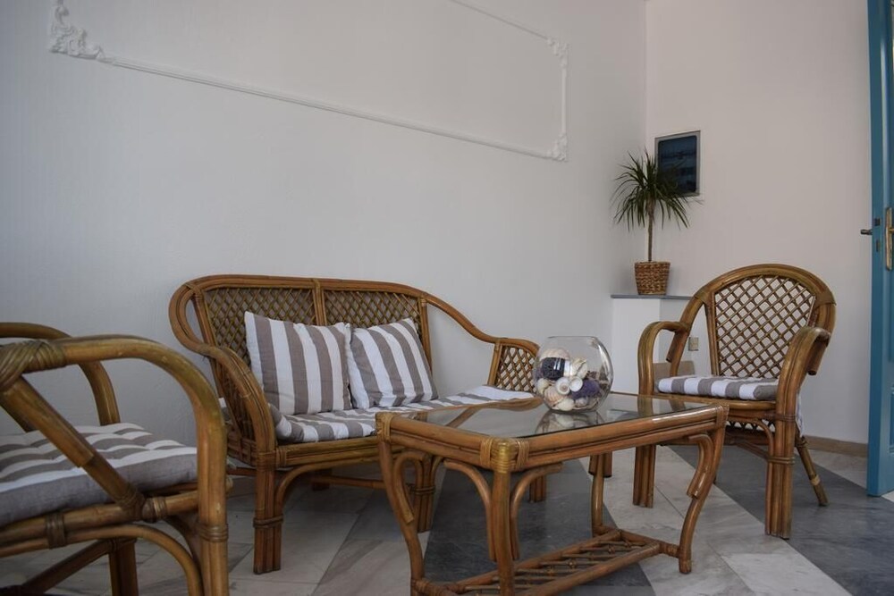 Kalimera Studios And Apartments