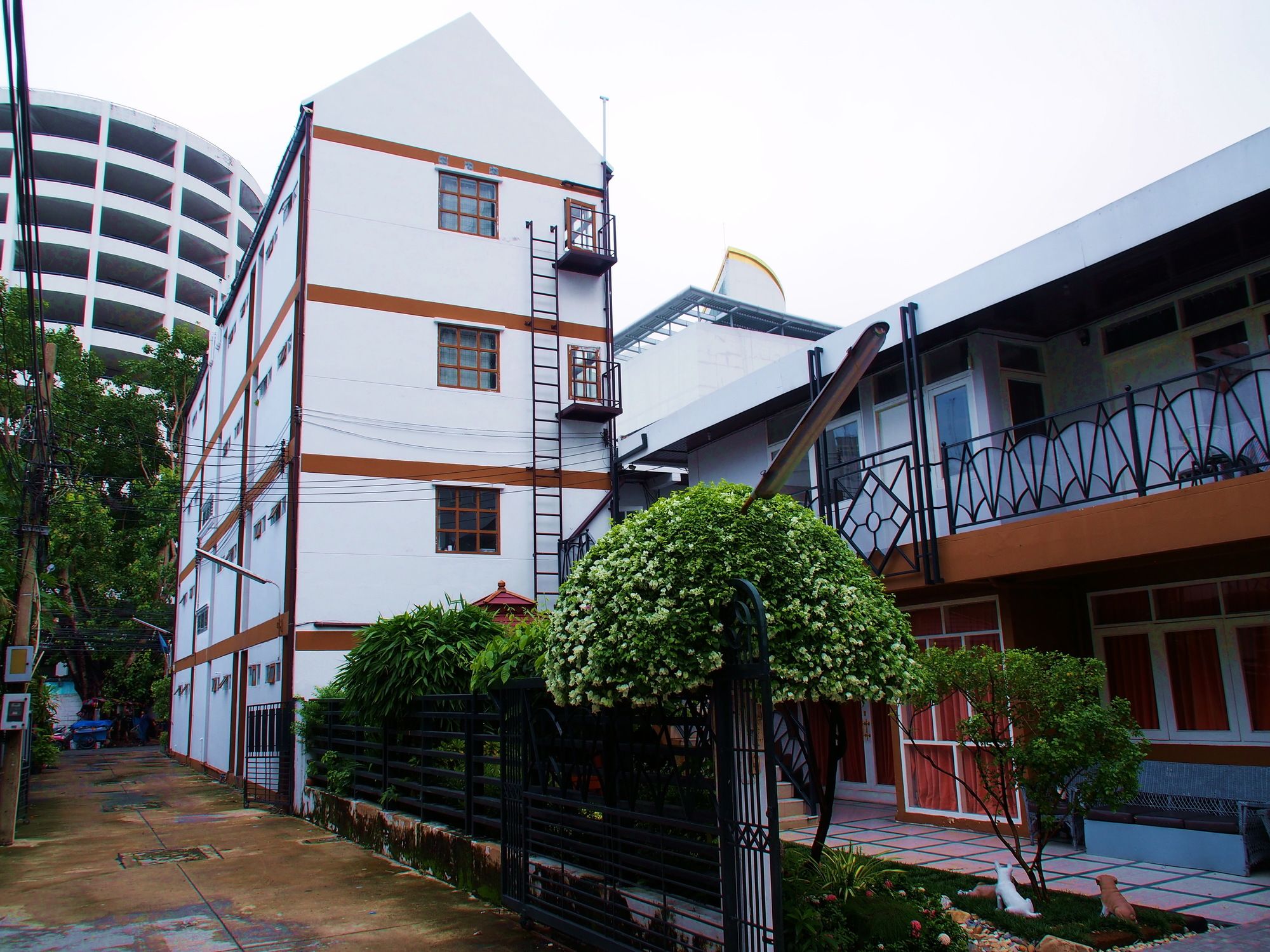 White Lodge Bangkok