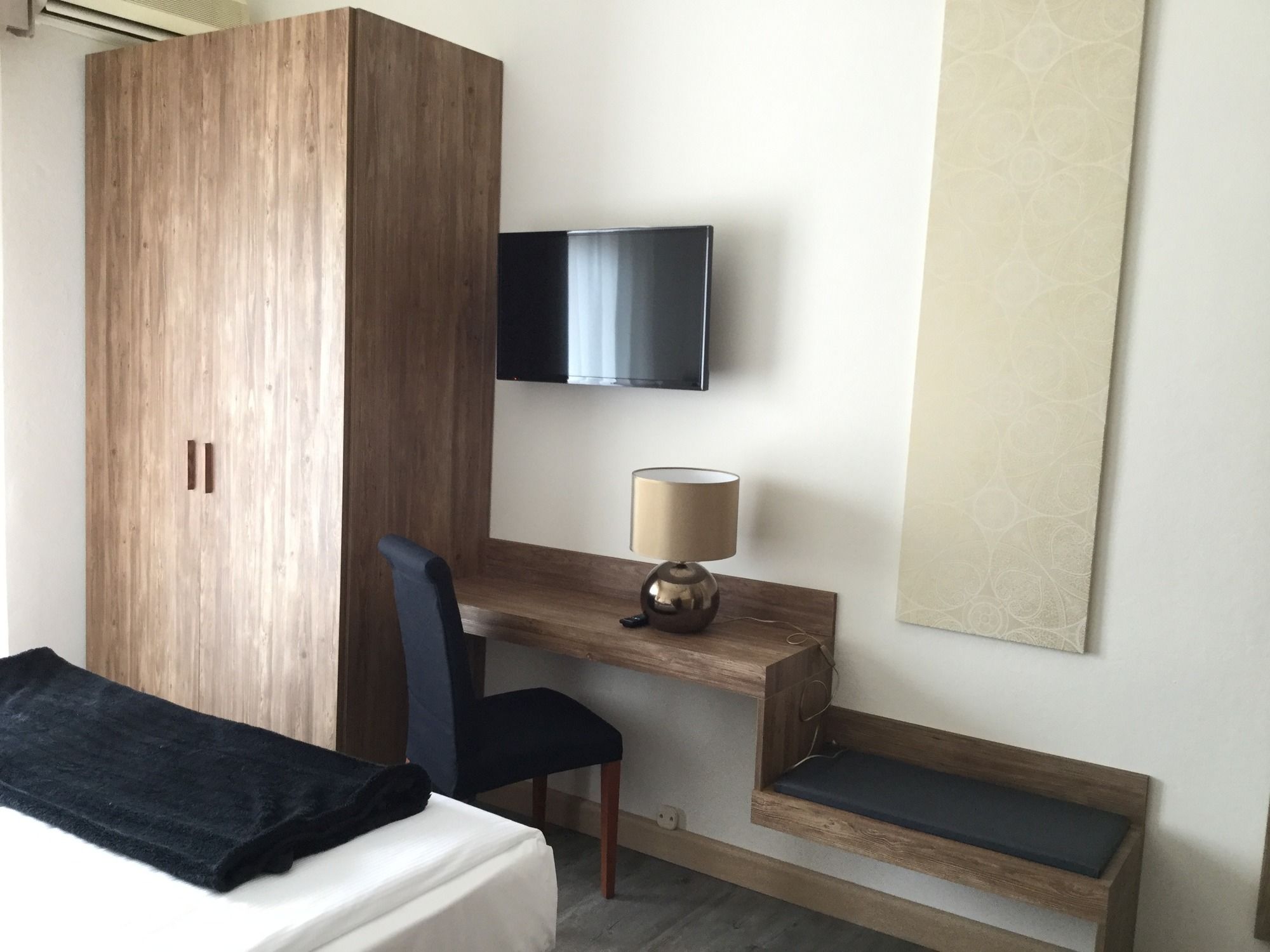 B City Hotel