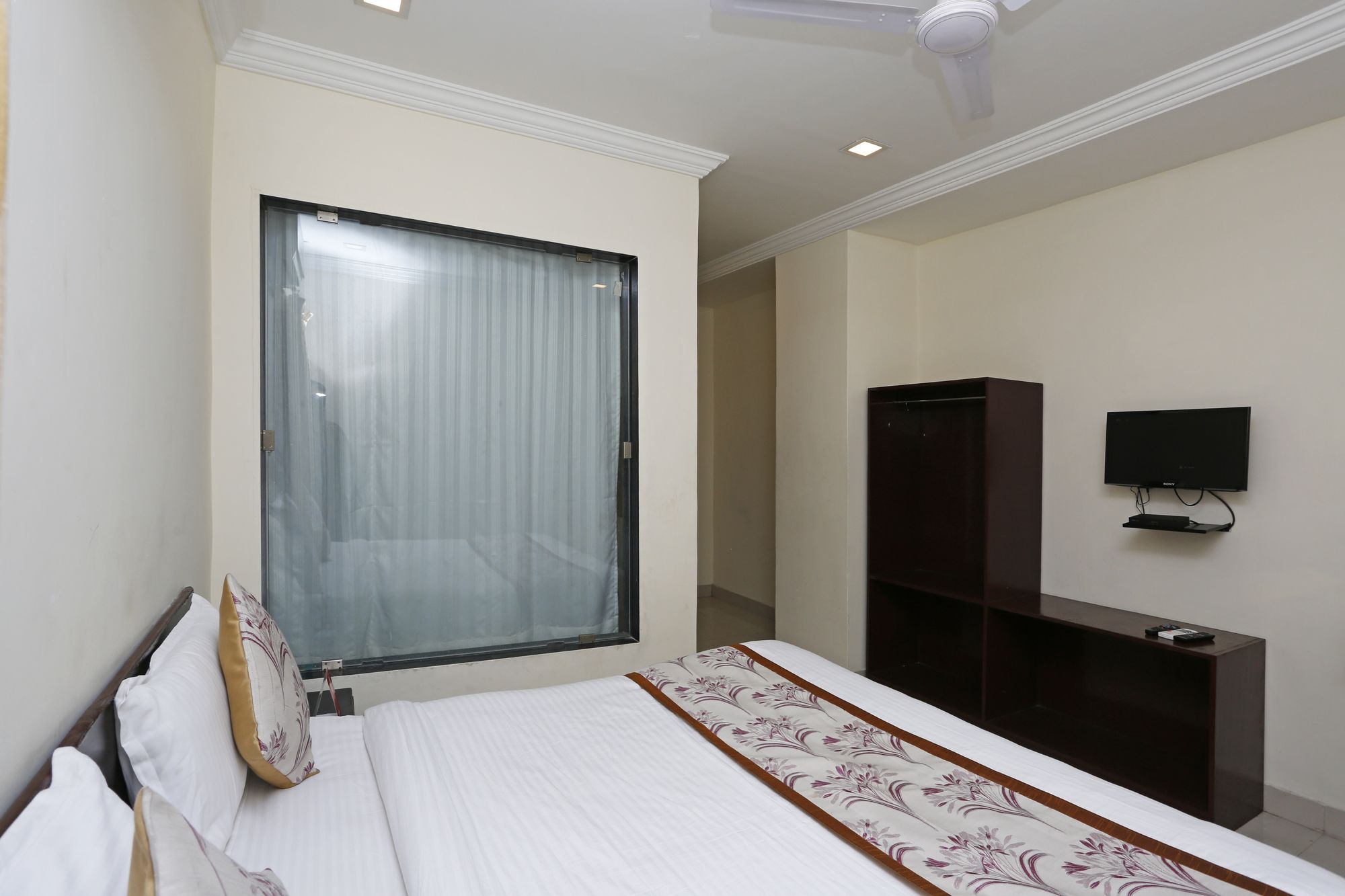 Hotel Golden Wings