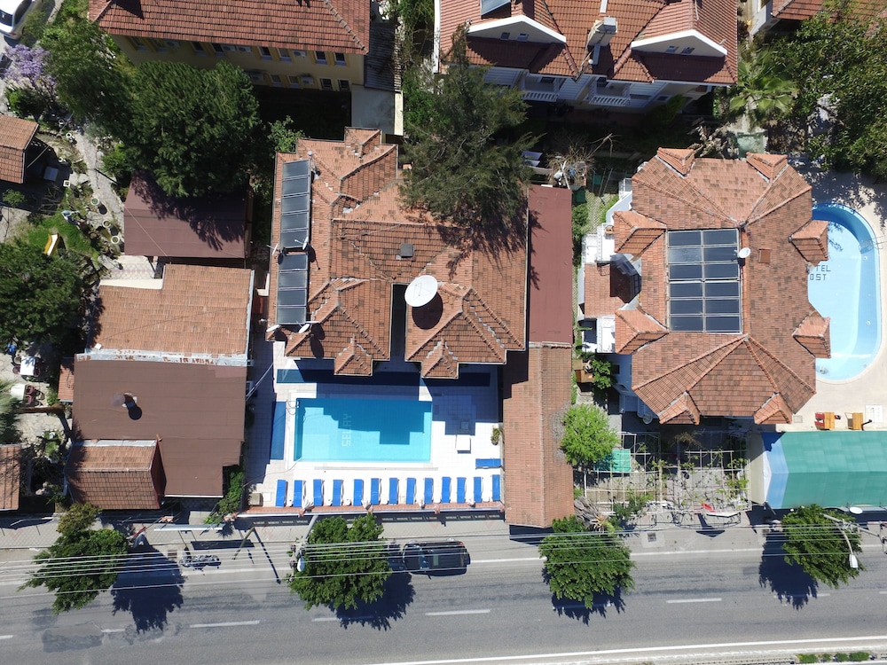 Anna Aparthotel