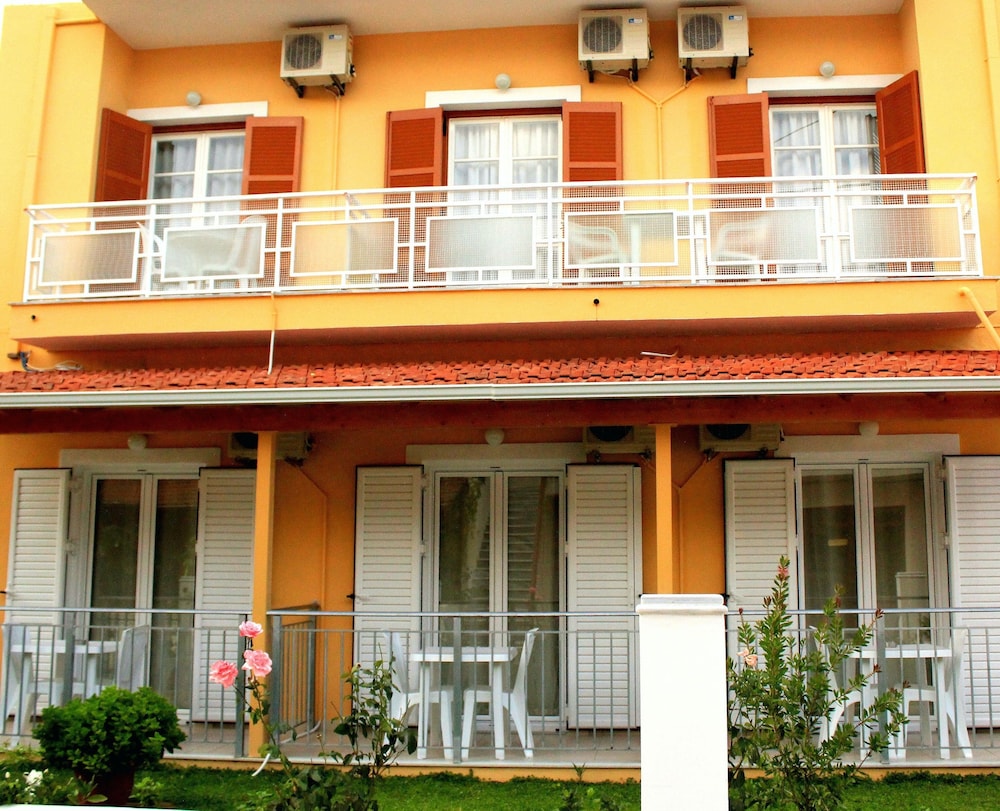 Rantos Apartments