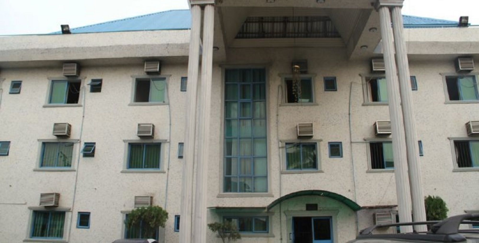 Senators Suites Hotel & Towers