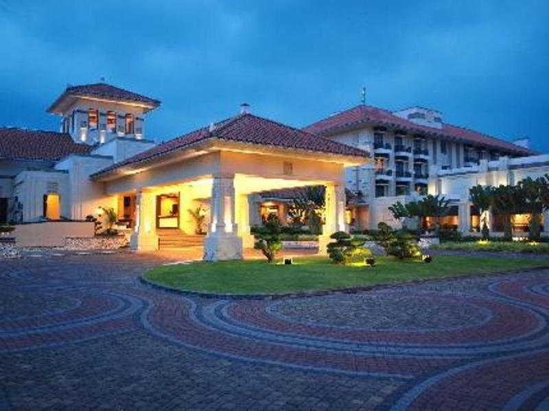 Mason Pine Hotel