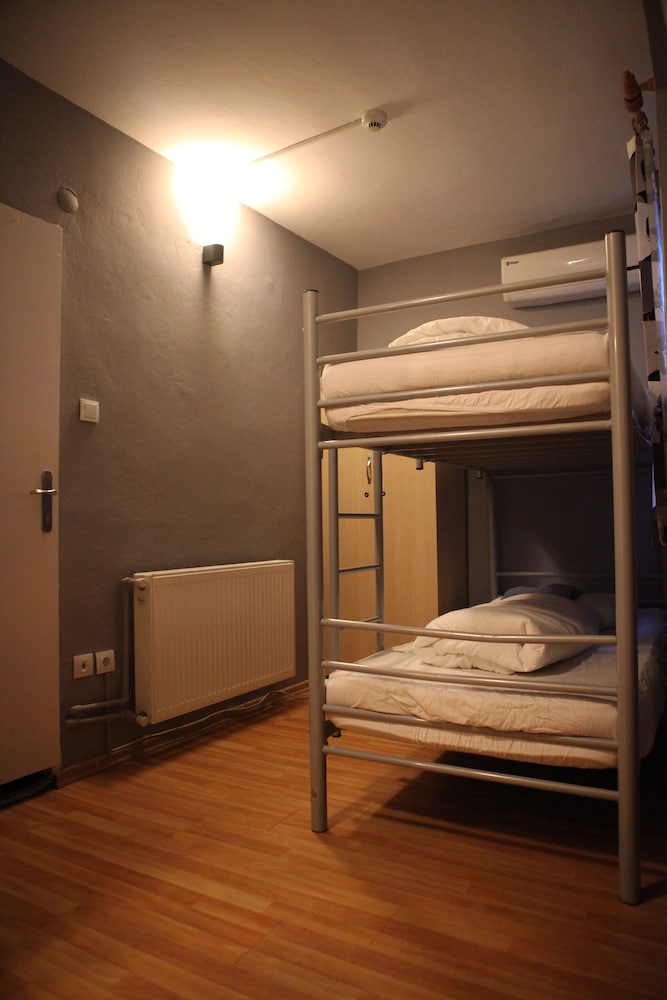 Hostal Eastwest Hostel