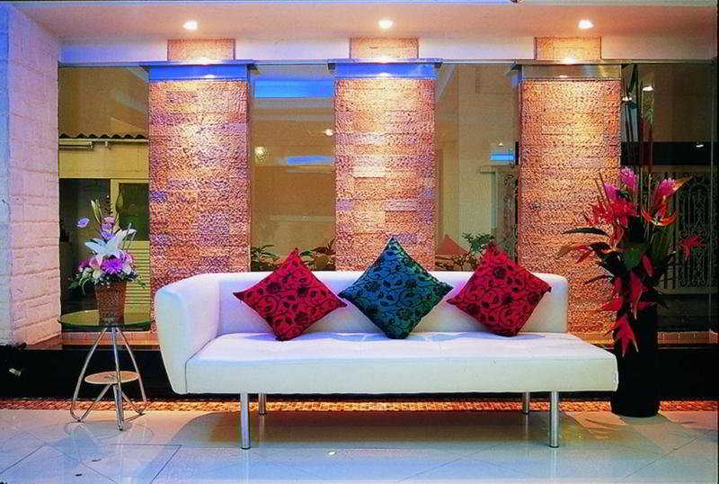Smart Suites Boutique Hotel