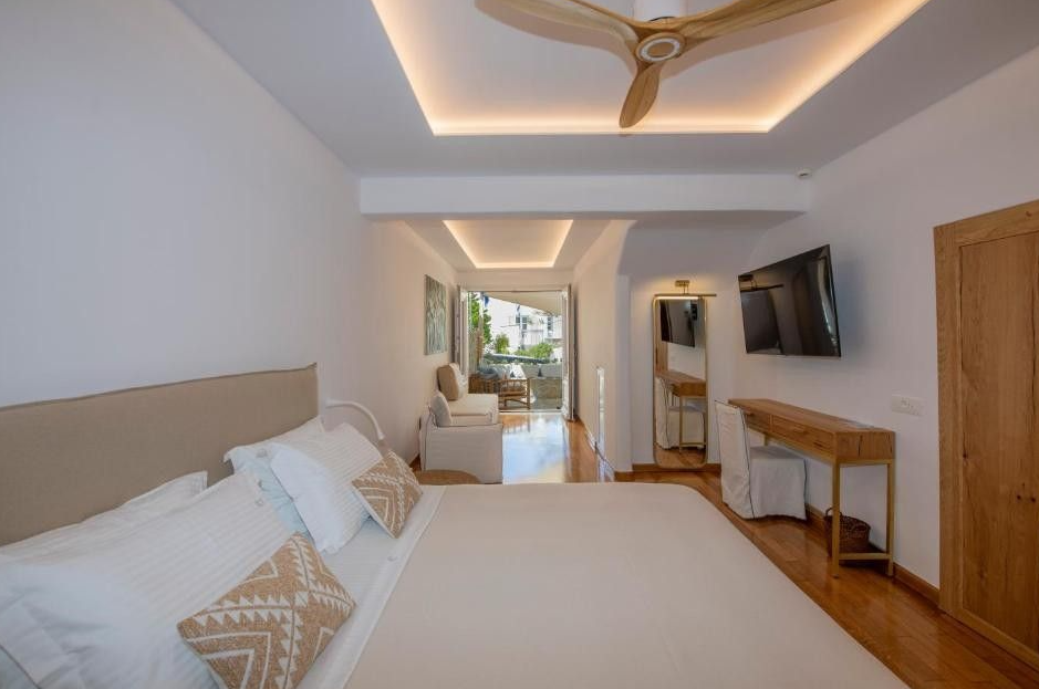 Elena Hotel