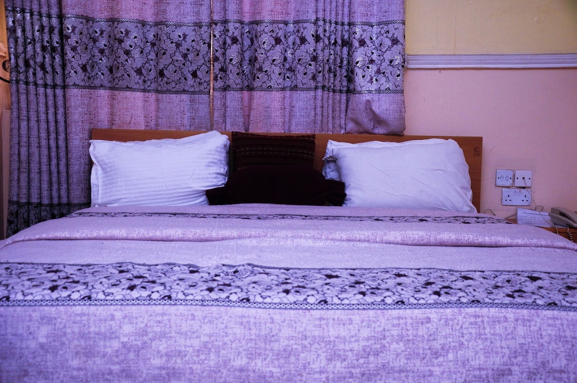 Maxton Suites
