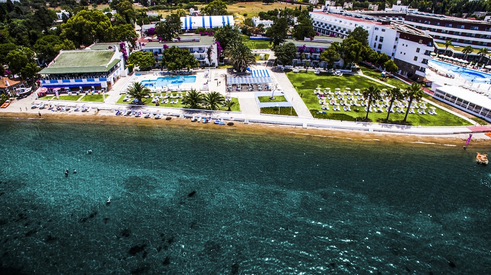 Regulus Beach Resort