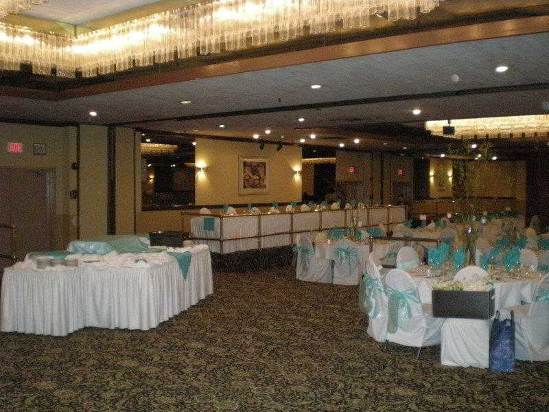 Golden Sails Hotel