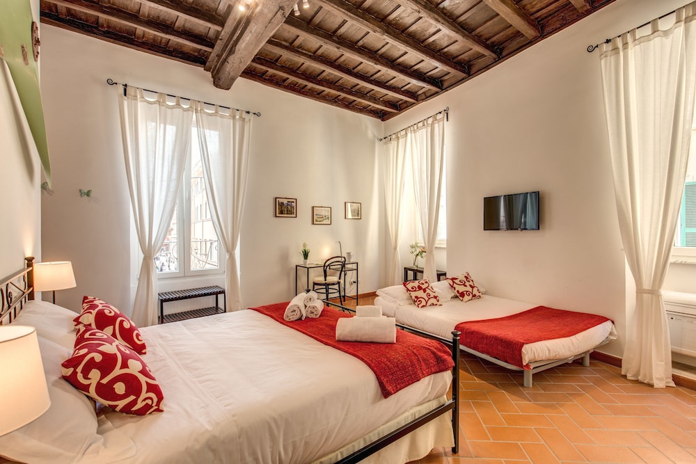 Casa De Huespedes Piccolo Trevi Suites
