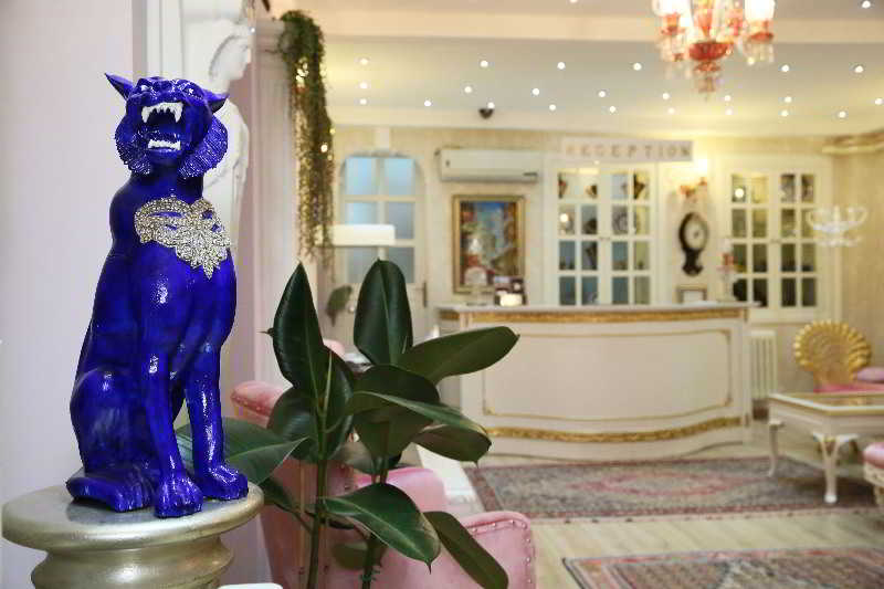 Romantic Hotel