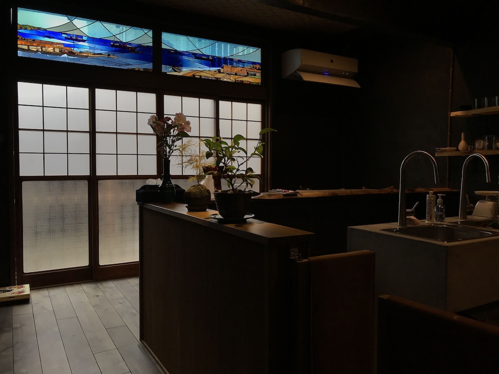Cobo Hostel